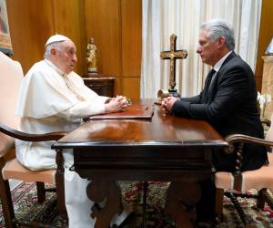 Según Díaz-Canel la reunión con el papa Francisco duró “poco más de 30 minutos” y “permitió constatar el positivo estado de las relaciones bilaterales”.