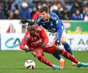 Alberth Elis ingresó en la segunda parte para asegurar el triunfo del Brest.