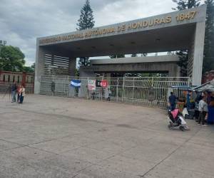 Los protestantes advirtieron que la toma de Ciudad Universitaria será de manera indefinida y piden a las autoridades gubernamentales tomar cartas en el asunto para evitar una crisis en la UNAH.