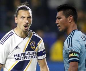 Zlatan y Espinoza tuvieron un fuerte cruce en la MLS.