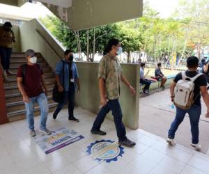 Los estudiantes de algunas carreras deberán regresa a las aulas de clases este 2023.