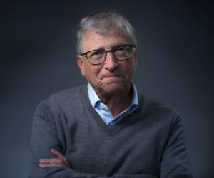 En la serie documental ‘What’s Next? The Future with Bill Gates’, una producción de Netflix, el multimillonario estadounidense contacta con algunos de los pensadores y científicos más influyentes del mundo para abordar los grandes retos globales y reflexionar sobre el futuro de la inteligencia artificial, la crisis climática, la desigualdad económica y el papel de la ciencia en la erradicación de enfermedades.