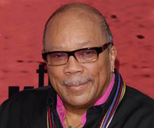 El legendario productor Quincy Jones recibió un Óscar honorífico póstumo durante la gala de los Governors Awards (Premios de los Gobernadores), organizada por la Academia de Hollywood, que también reconoció a la directora de casting Juliet Taylor. A continuación los detalles.