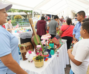 Estudiantes, maestros, padres, gobierno y los equipos de EL HERALDO se unieron para recaudar fondos a través de los productos elaborados por los niños.