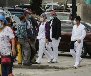 Colegio Médico de Honduras reprochaba a la ministra de Salud, Carla Paredes, masivos despedidos de galenos.