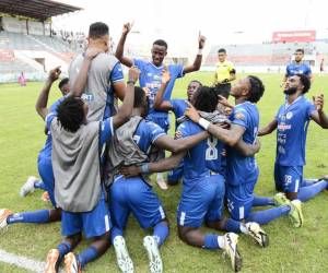 Victoria ganó 3-0 con goles de McKenzie, ‘Virus’ Martínez y Luis Hurtado en La Ceiba.