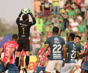 Marathón y Olimpia disputaron un partido bastante igualado en los primeros 90 minutos.