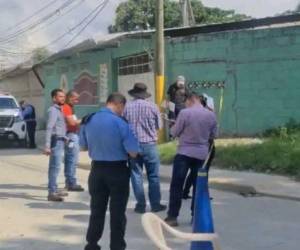 Los vecinos fueron quienes reportaron el hallazgo de la fémina en el barrio Reparto de Choloma.