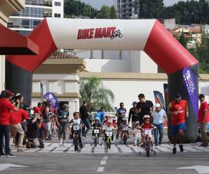 Mucha alegría y emoción vivieron los más pequeñines que compitieron en la categoría de 0 a 4 años en la décima edición de la Vuelta Ciclística Infantil. Las mejores fotos a continuación.