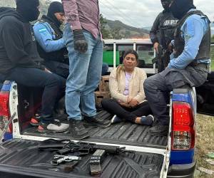 Al menos dos armas y sus municiones le fueron decomisadas a la mujer detenida en Copán.