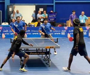 Por el grupo D en el tenis de mesa masculino los hondureños Guillermo Múñoz y Alfredo López perdieron ante Barbados Trevor Farley y Mark-Anthony Dowell por 3-0.