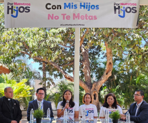 Miembros de la Iglesia y padres de familia expusieron sus preocupaciones.