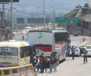 Desde tempranas horas, se comenzó a llenar de vehículos la carretera de Tegucigalpa que conduce hacia el norte de Honduras, en el último día del Feriado Morazánico. Más detalles a continuación.