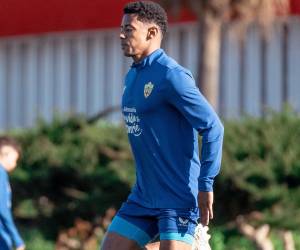 ”Choco” Lozano llega a su octavo equipo en el fútbol de España.