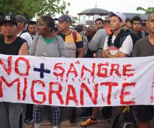 Quedarse varados en la frontera sur de México, es una de las principales angustias que asecha a los migrantes, pese a que el gobierno de la presidenta mexicana Claudia Sheinbaum promete que habrá oportunidades de empleo.