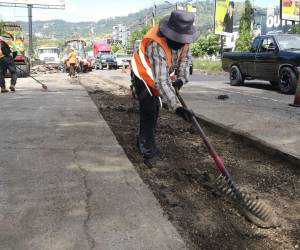 De forma rápida se avanza en reparar los tramos más dañados.