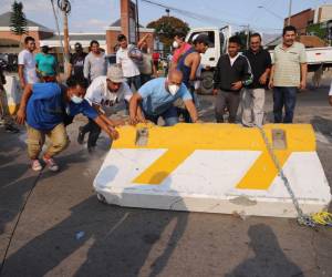 Las barreras que son propiedad municipal ahora están en Perisur.