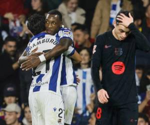 Real Sociedad sorprende al derrotar a Barcelona en LaLiga de España.