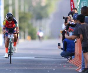 Óscar Rodríguez mantiene un paso firme rumbo al primer lugar de la Vuelta Ciclística.