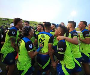 Los futbolistas de los Potros celebraron con euforia la clasificación a la final.