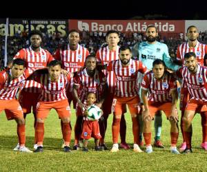 Con toda la presión en su contra, el Olimpia visita este miércoles al FAS de El Salvador por la Copa Centroamericana. Los Leones tienen toda la presión de ganar en suelo cuscatleco y Pedro Troglio enviará a todo su arsenal para sacar la victoria ante los Tigrillos.