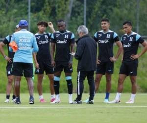 La convocatoria que podría oficializar Reinaldo Rueda para los juegos que definen la clasificación de Honduras en la Nations League de Concacaf.