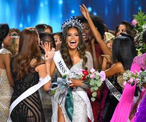 Alma Cooper, representante de Michigan, se coronó el domingo 4 de agosto como la nueva Miss USA 2024, por lo que será la guapa concursante de belleza que representará a Estados Unidos en Miss Universo.