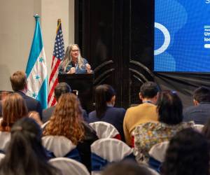 Robyn Braverman, directora de Sembrando Esperanza, programa que desarrolla la Agencia Internacional para el Desarrollo de los Estados Unidos (USAID), detalló los avances y desafíos de la juventud en Honduras.