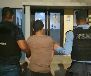 El hombre le había dicho a la familia que su esposa se había fugado con otro hombre hacia los Estados Unidos con el fin de ocultar su crimen.