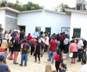 Los vecinos de la colonia Guillén conocieron como van los avances de las casas, hogares que son construidos con las mejores condiciones.