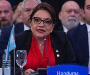 Xiomara Castro mientras impartía su discurso en la Celac.