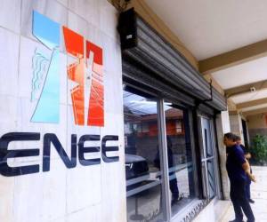 La ENEE continúa en una posición financiera desfavorable, lo que impacta en sus indicadores de rentabilidad y liquidez.