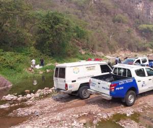 El cuerpo del fallecido estaba en la ribera del río.