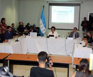 La Junta Proponente presentó ante los medios de comunicación la lista de cinco candidatos a fiscal general y fiscal general adjunto antes de ser entregada al Congreso Nacional.