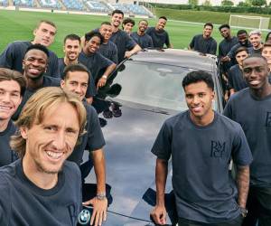 Los jugadores del Real Madrid han recibido de parte de la BMW España un gran regalo, la entrega de los nuevos coches oficiales para la temporada 2024-25