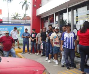 En pocas horas se vendieron los boletos de sombra y sol este para el Honduras vs México.