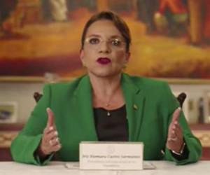 Xiomara Castro condenó las reuniones de políticos con narcotraficantes.