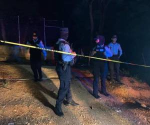 Dos hombres y dos mujeres fueron asesinados al interior de una vivienda en una nueva masacre registrada en horas de la noche de ayer sábado -17 de agosto- en el municipio de Catacamas, departamento de Olancho. Los cuerpos de las víctimas quedaron dispersos, dos en cuartos distintos y los otros dos en la entrada de la casa. A continuación lo que se sabe del hecho violento.