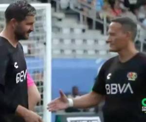 Gignac le niega saludo de mano a Luis ‘Matador’ Hernández