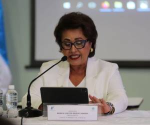 La presidenta Rebecca Ráquel Obando dio a conocer los nombres de los postulantes que forman parte de la lista final que será entregada al Congreso Nacional.