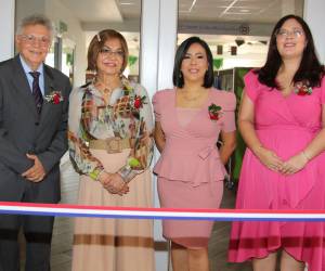 Con el emblemático corte de cinta Víctor Ramos, Irma Domínguez, Lucía López y Daniela Centeno inauguraron el nuevo espacio en Dowal School.