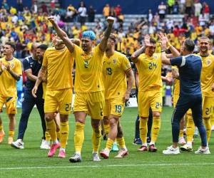 Rumanía logra su segunda victoria en la historia de la Eurocopa.