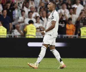 Mbappé lidera victoria de Real Madrid sobre Betis en la Liga Española: Doblete del francés