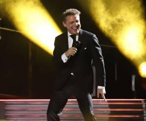 El Sol de México brilló con intensidad en la noche del viernes en Tegucigalpa con sus canciones, romance e inigualable voz. A continuación las imágenes de los mejores momentos del concierto de Luis Miguel Tour 2024.