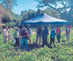 Ayer, los cuerpos de seguridad exhumaron el cadáver del lugar donde fue enterrado por sus captores.