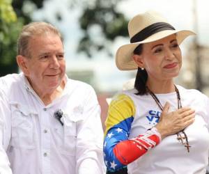 Favorita en las encuestas de Venezuela, pero inhabilitada para ejercer cargos públicos, María Corina Machado, buscará el fin del chavismo a través de Edmundo Gonzales. Aquí su trayectoria a través de la política.