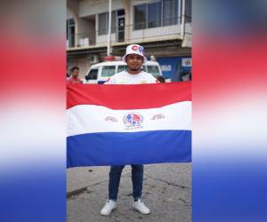 Con la ilusión de ver a su amado equipo levantar la copa 35, Denis Joel tomó un vuelo hasta La Ceiba para ser parte de la fiesta de la gran final.