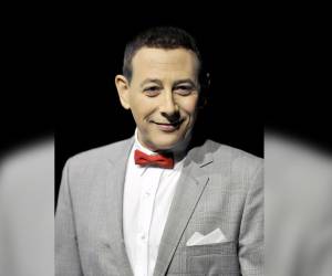 Paul en su personaje de Pee-wee, que siempre llevaba el cabello corto y una moñita roja.