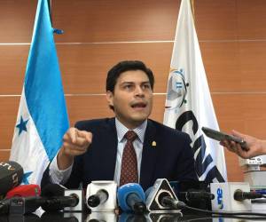 Marlon Ochoa no podrá presidir las elecciones primarias ni generales de 2025, luego de que el orden de precedencia estableciera que Cossette López y Ana Paola Hall presidirán el órgano electoral.