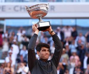 Carlos Alcaraz se corona campeón de Roland Garros.